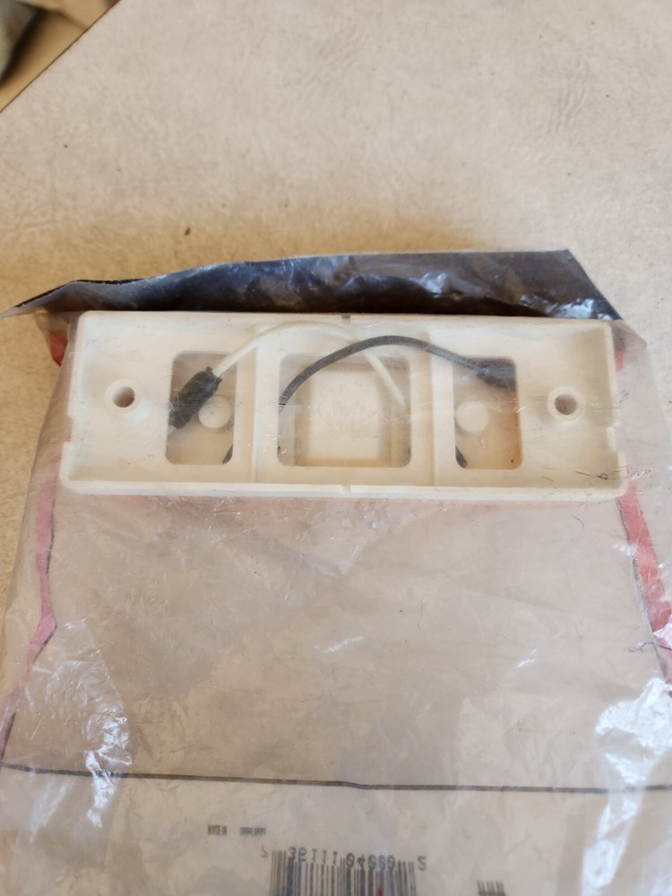Truck-Lite 21501Y Rectangular Marker Clearance Light 6”, Super 21