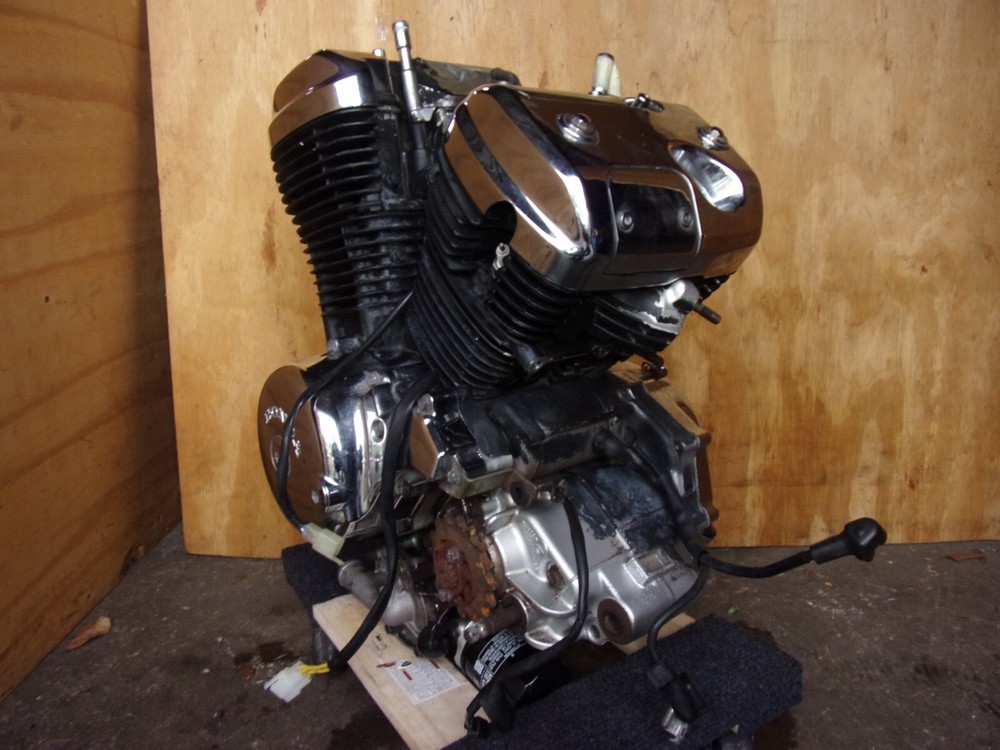 920 A HONDA SHADOW VLX 600 2000 ENGINE Q 188 R
