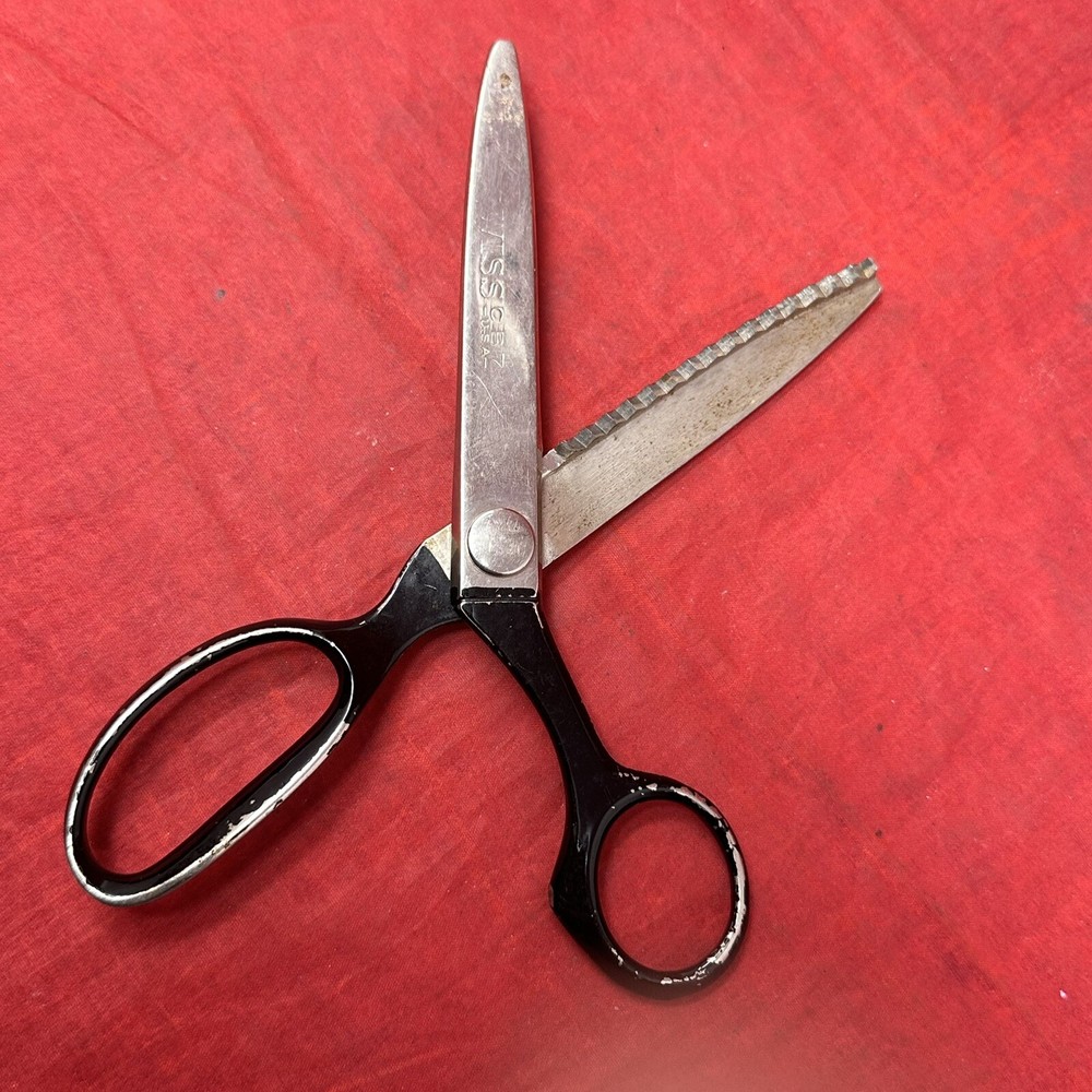 Vintage WISS MODEL CB7 USA PINKING SHEARS SCISSORS Zig Zag Pattern