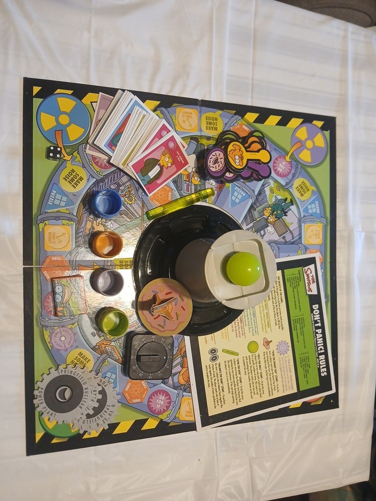Don't Panic The Simpsons Board Game Complete