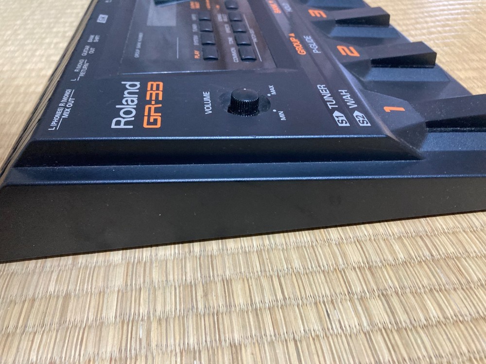 Roland GR-33 Guitar Synthesizer Multi-Effects Processor W/ Power Supply