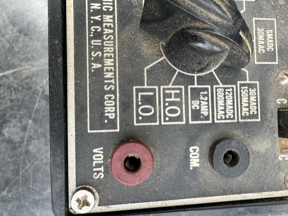 Vintage ELECTRONIC MEASUREMENTS CORP EMC Model 102 volt ohm meter Untested