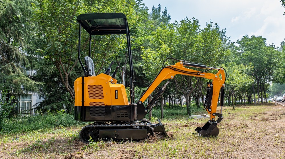 1.5ton Mini Excavator Tracked Digger EPA B&S Engine Pilot Operation Free Ship