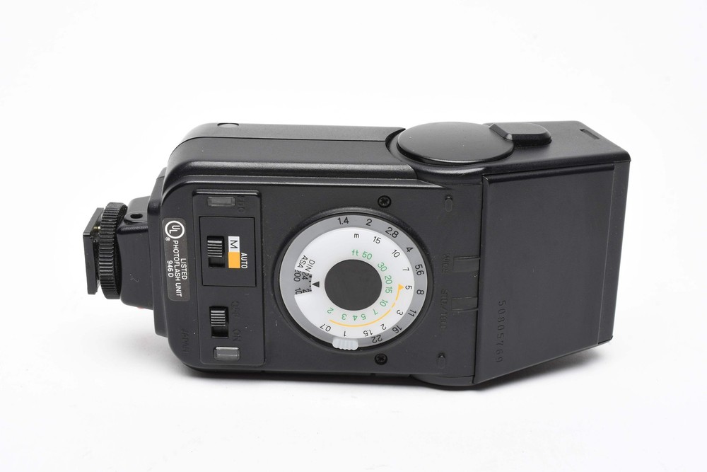 Minolta Auto 128 electronic flash, nice & clean, tested, w/Case+Manual+Diffuser