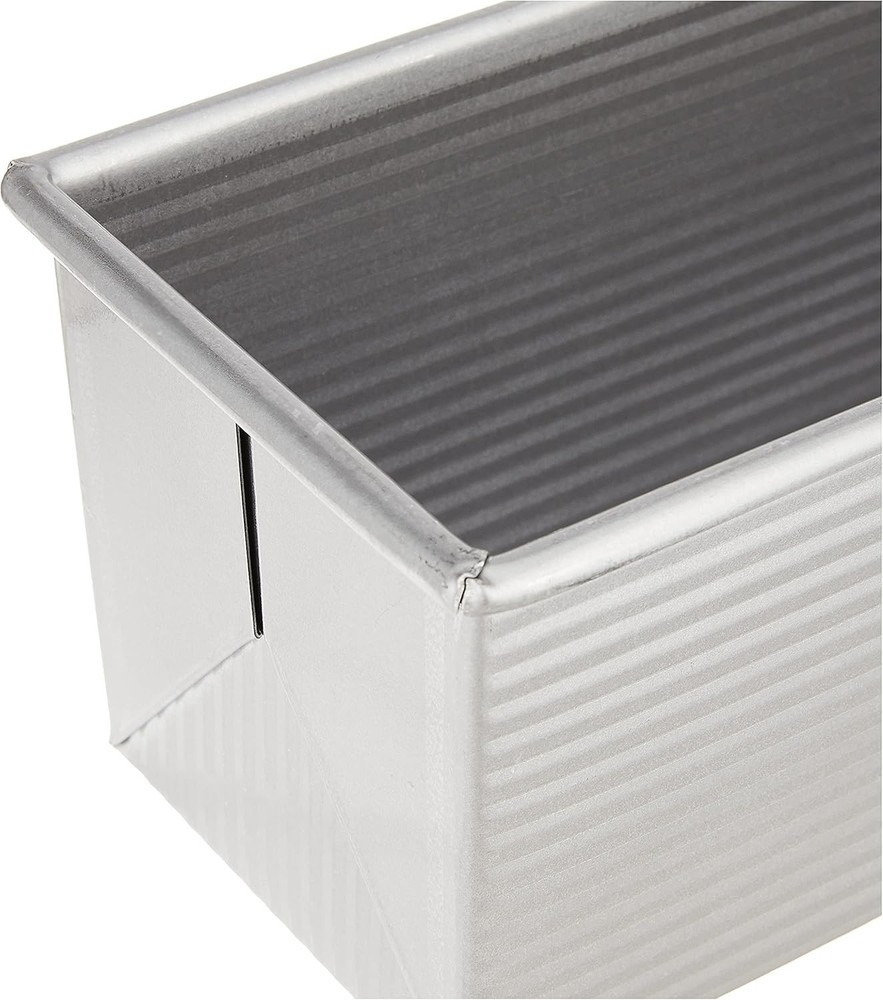 Versatile 13 x 4 Pullman Loaf Pan with Nonstick Coating - Ideal for Bread Lovers