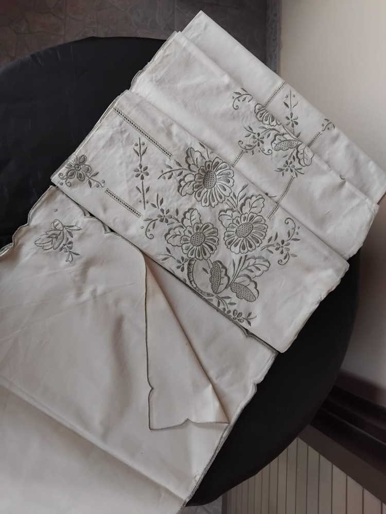 Embroidered Tablecloth 12