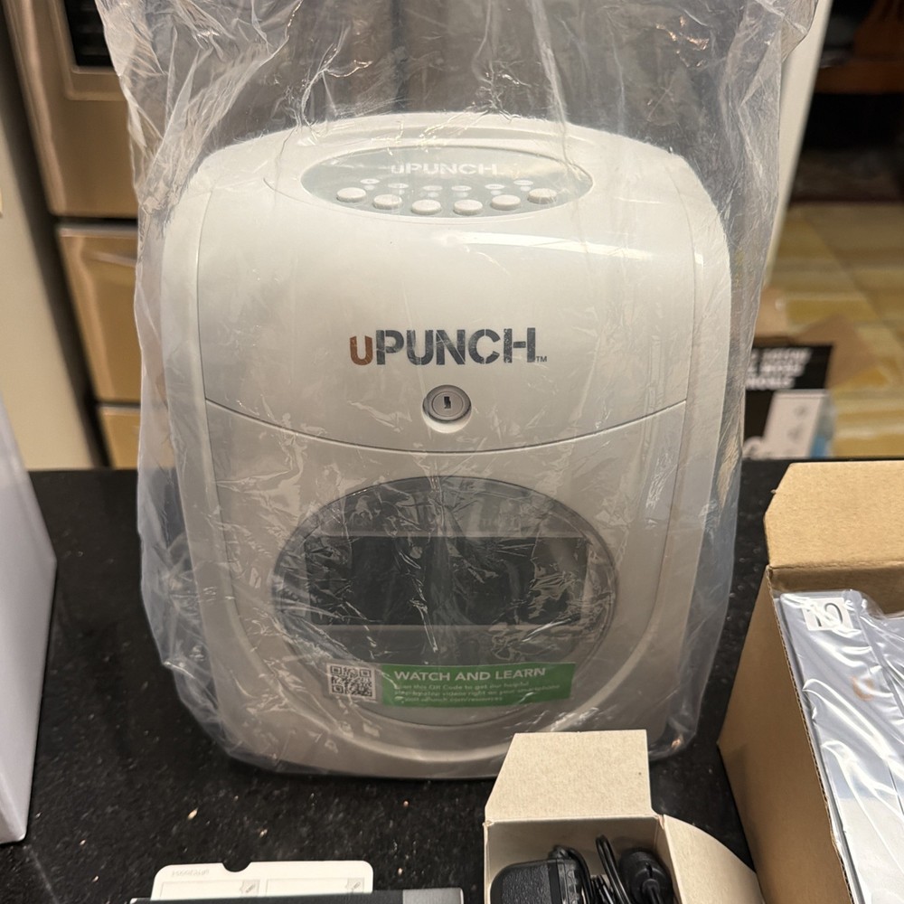 UPUNCH Auto-Align Calculating Time Clock Bundle UB2300 With Time Cards