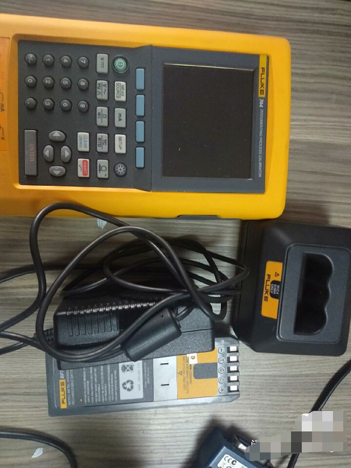 Fluke 744 Documenting Multifunction Process Calibrator