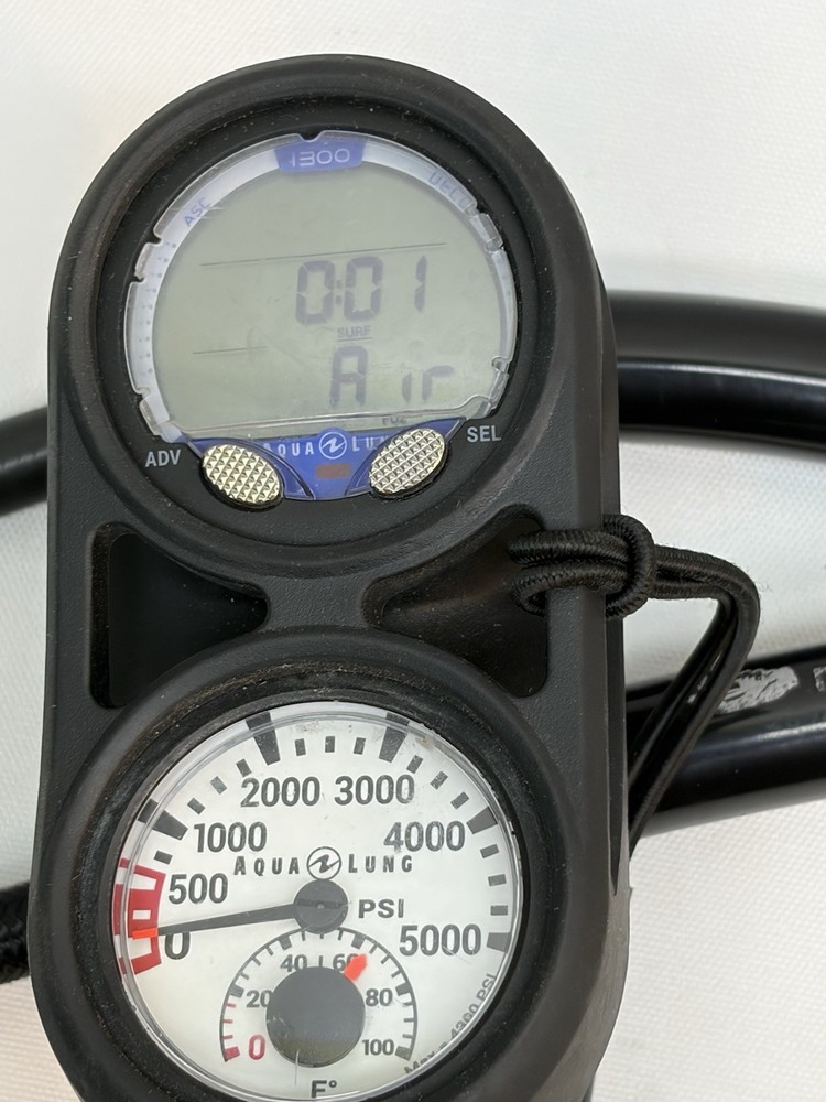APEKS VALVE REGULATOR COMPUTER & GEAR (2019 CERTIFIED MODEL) READ DESCRIPTION!