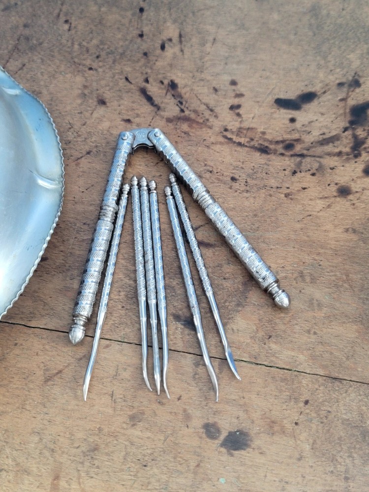 Wilson Hammered Aluminum Nut Cracker Bowl(3654B4)Nutcracker/6Picks