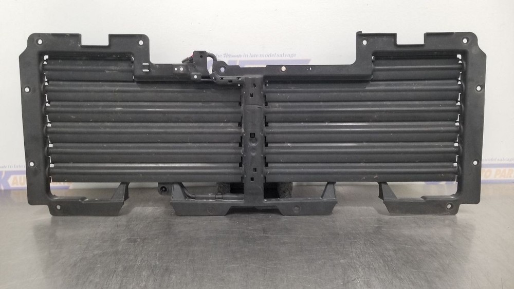17 CHEVY TAHOE AIR SHUTTER ASSEMBLY