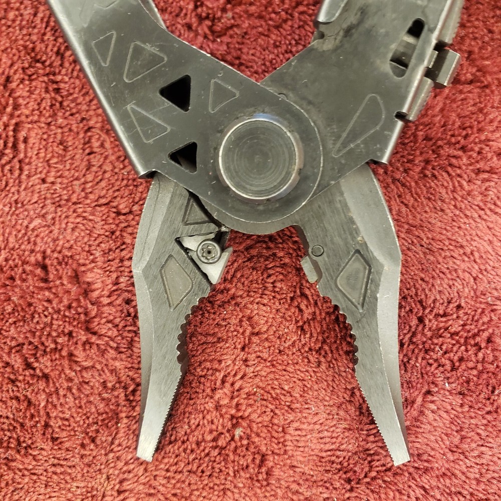 🔪 Gerber Center-Drive Multi-Tool with Tan Malice Clip Sheath