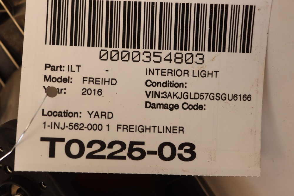 2008-2017 FREIGHTLINER CASCADIA 125 INTERIOR SLEEPER CAB DOME LAMP LIGHT OEM