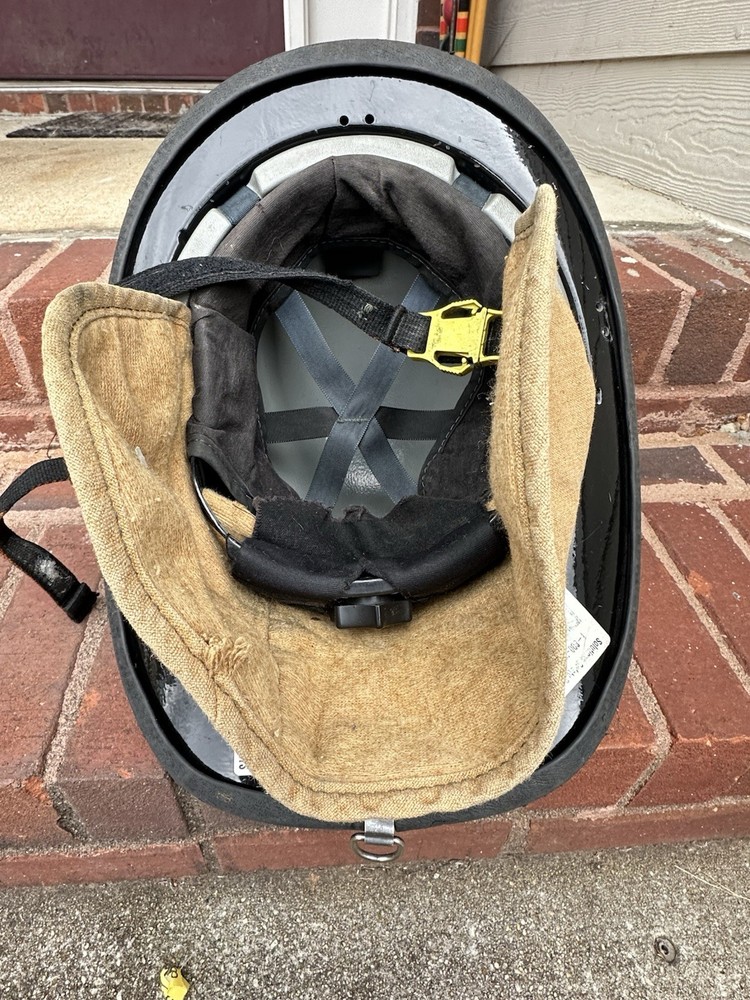 Cairns Authentic 1010 Fire Helmet Firefighter Neck Shield