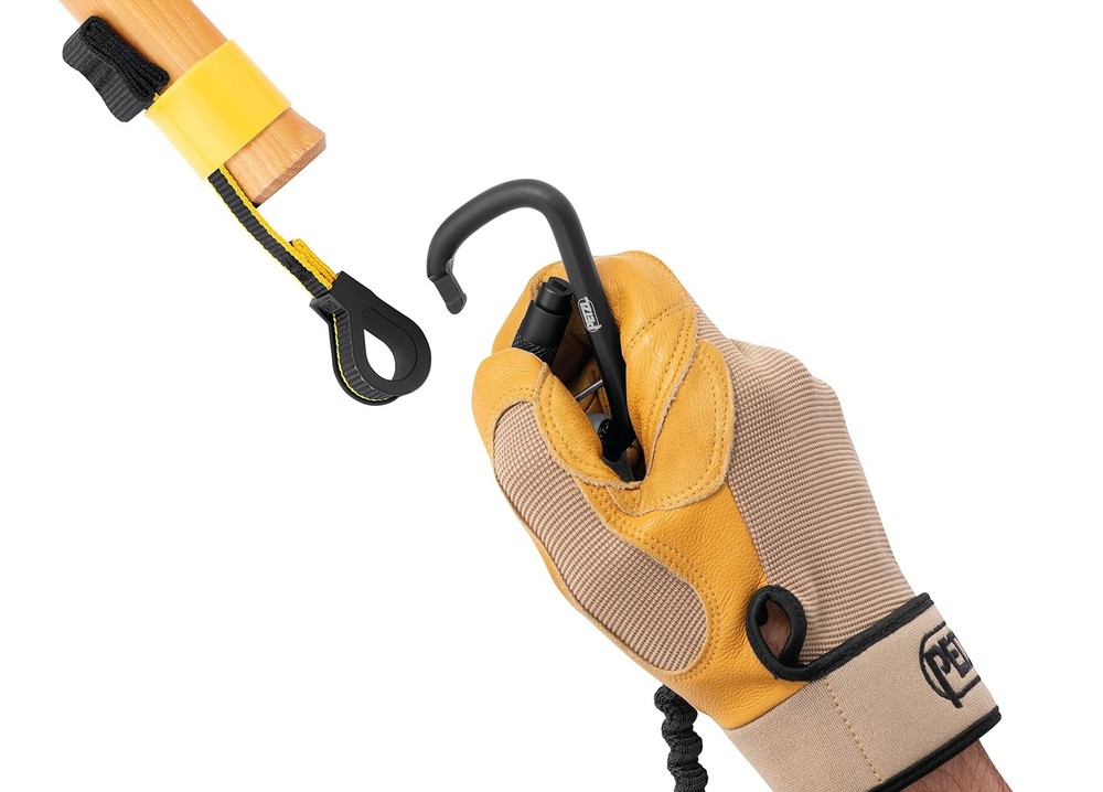 PETZL TOOLINK Attachment Interface for Tethering Tools at Height Small