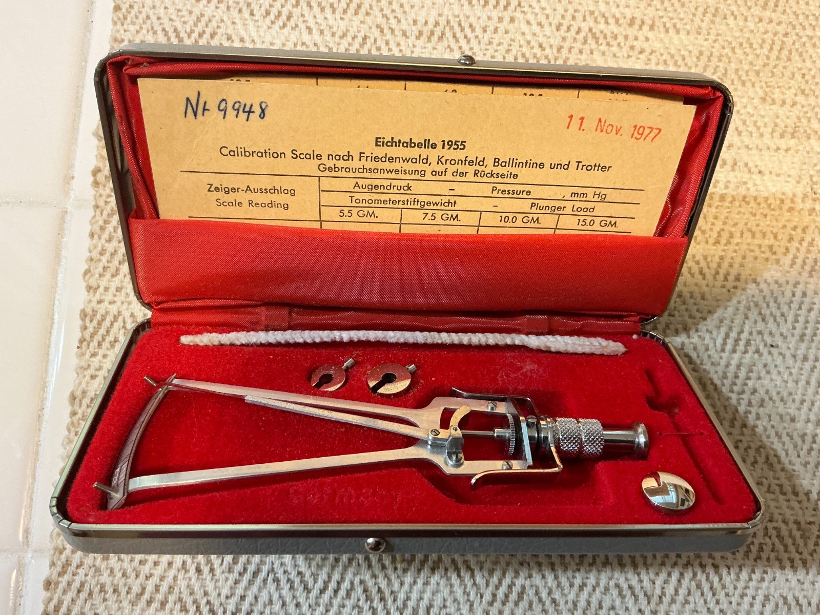 VINTAGE SCHIOETZ - TONOMETER 1955 IMPROVED ORIGINAL BOX PAPERWORK OUTSTANDING!