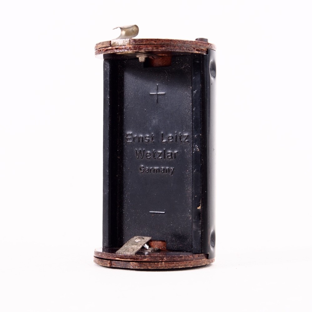 ^ Ernst Leitz Wetzlar Leica Battery Adapter - AS IS