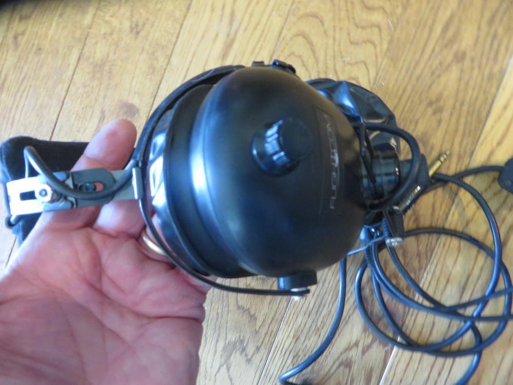 Flightcom Nighthawk Model 4DLX Aviation Headset tested - mic not tested