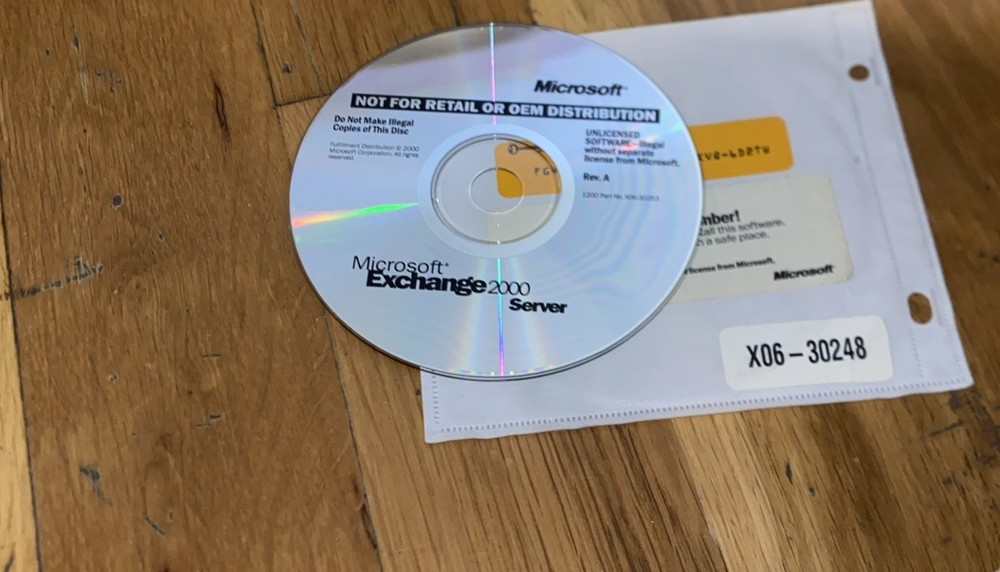 Microsoft Windows Server 2000 Exchange A  - VERY GOOD CONDITION W SERIAL #!!!