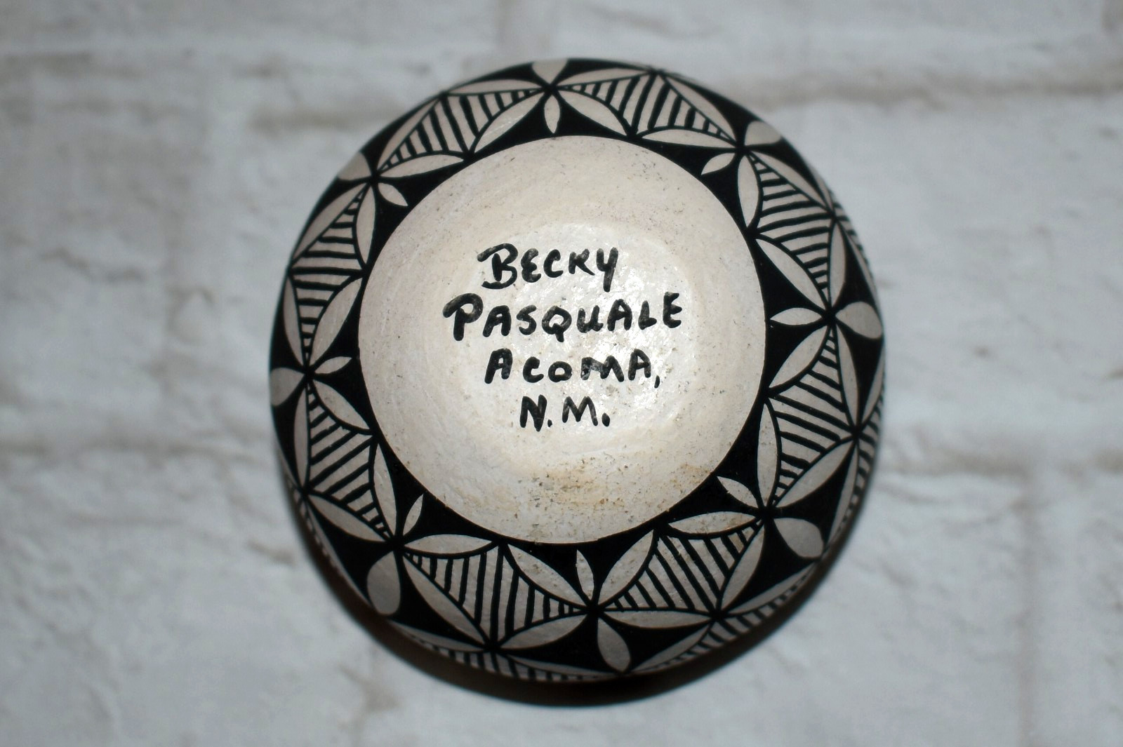 BECKY PASQUALE Acoma, NM Seed Pot NATIVE AMERICAN 3.25"H Signed