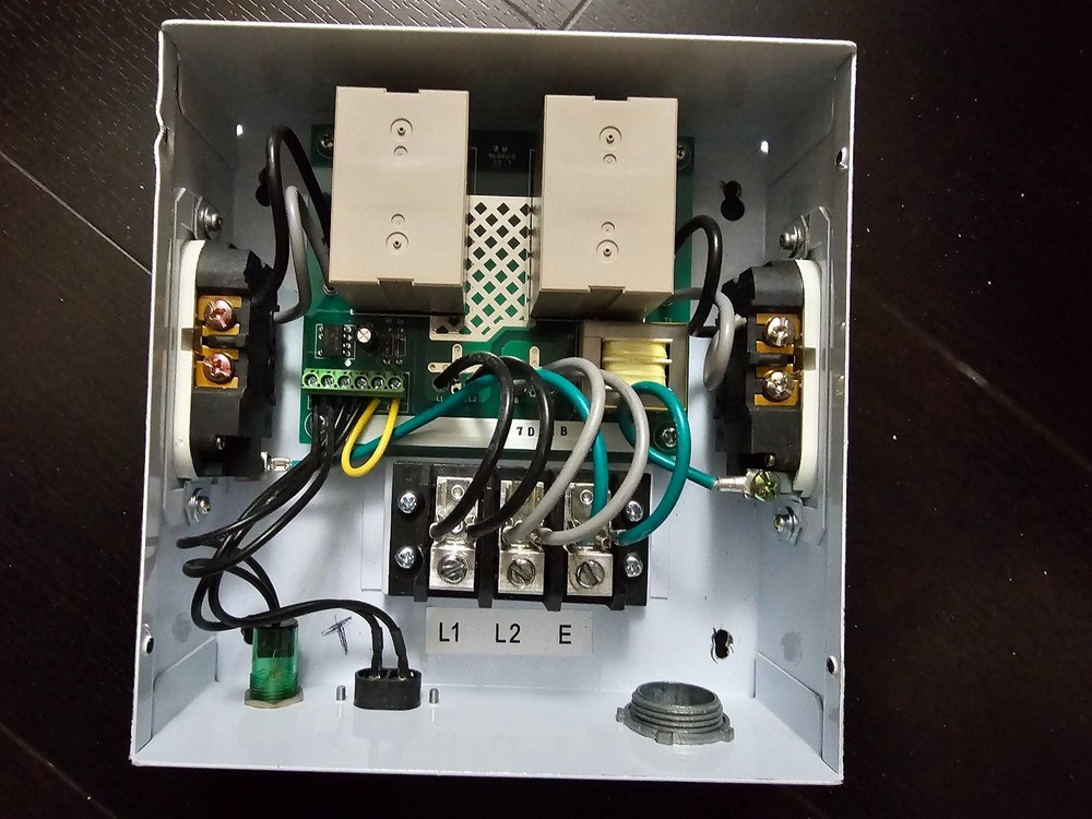 AutoPilot APCL4DX 4 Light Controller (120/240V)