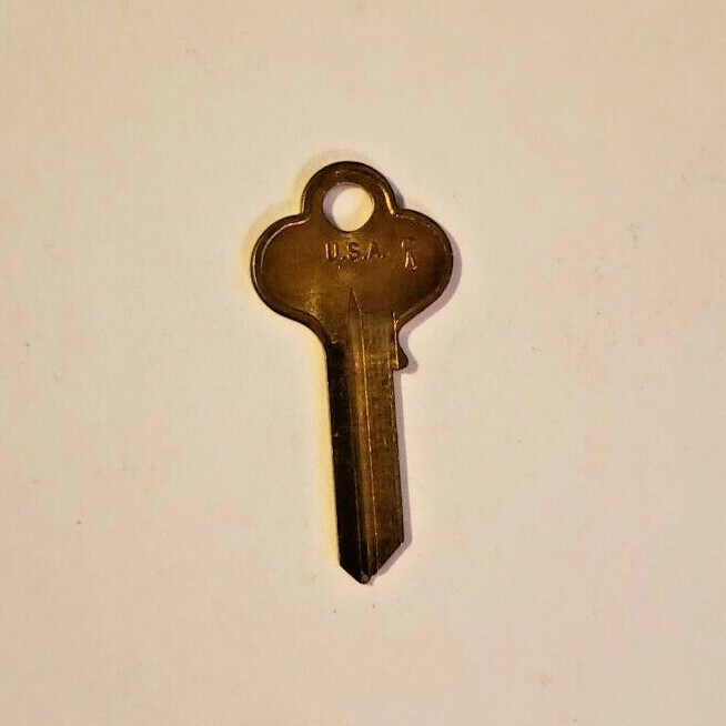 EA27 Curtis BRASS 2 KEY BLANKS, NOS
