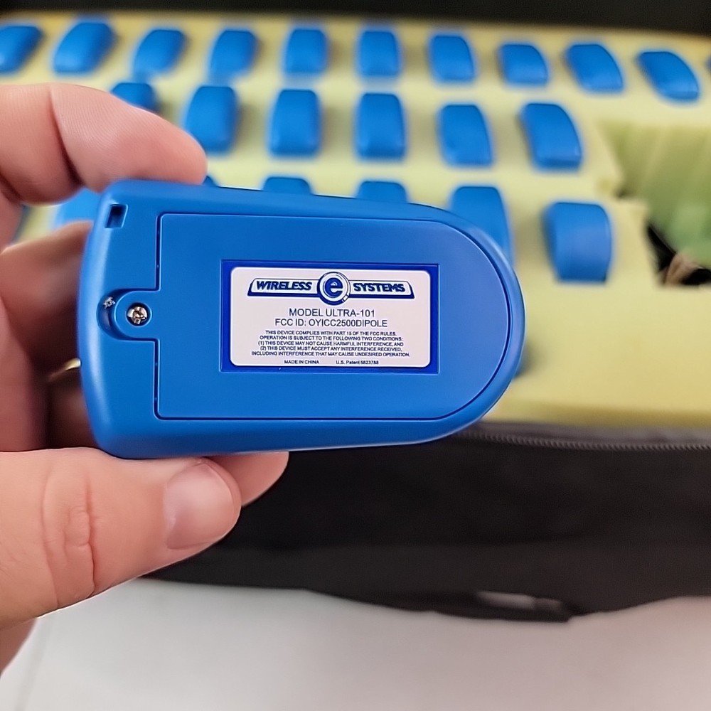 iRespond Student Response Wireless System with 27 UL-102 Remotes, & Case