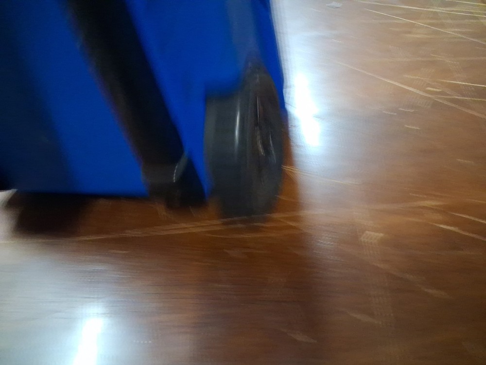 hot wheels 100 car rolling storage case