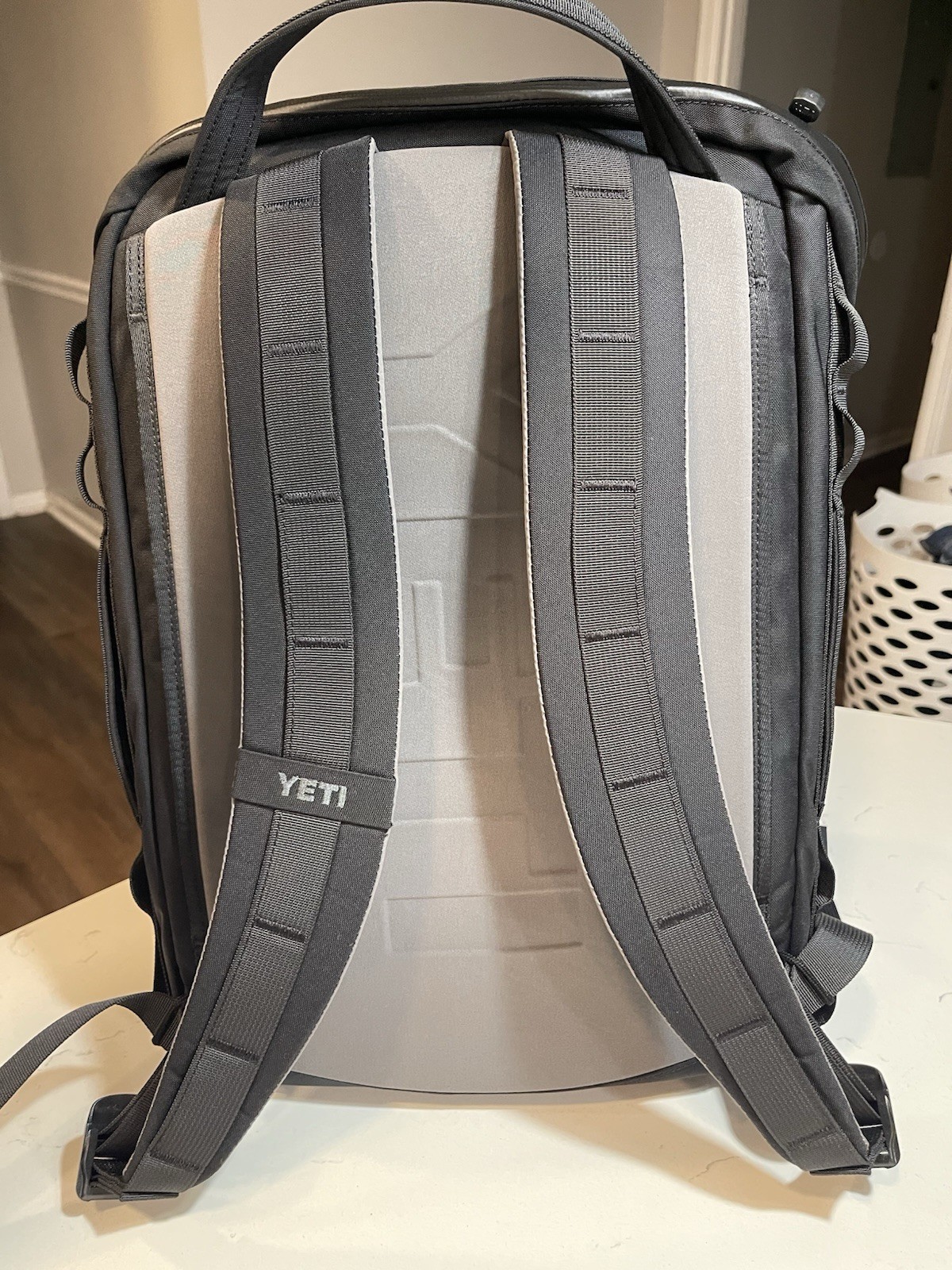 Yeti Crossroads 22L (48 States Only)