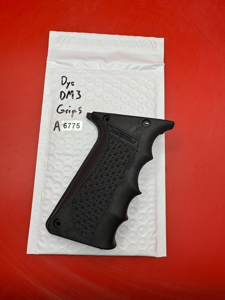 Dye DM3 Grips