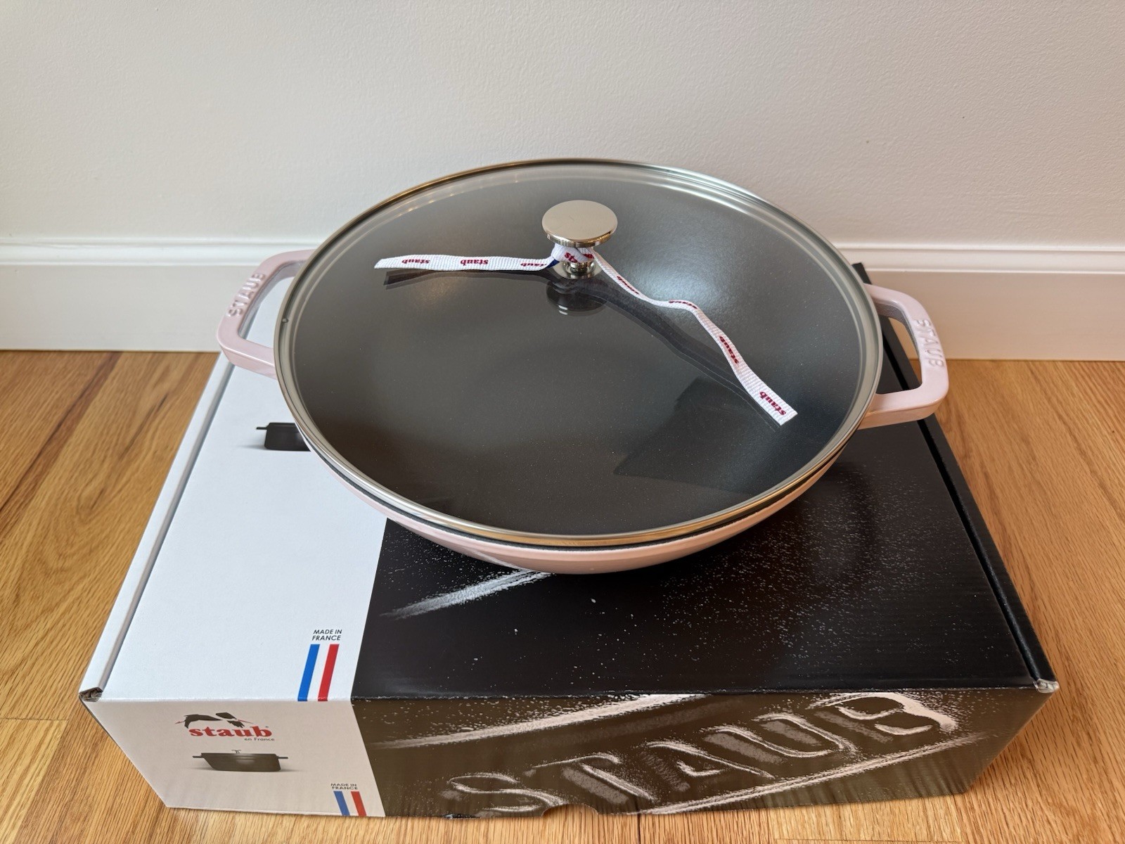 Staub Wok Perfect Perfect Pan 12 in, 4.5 qt Sorbet Rose Pink