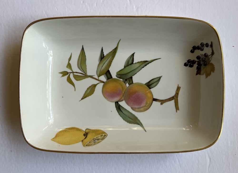 Royal Worcester Rectangular Serving / Baking Casserole EVESHAM Fruit England