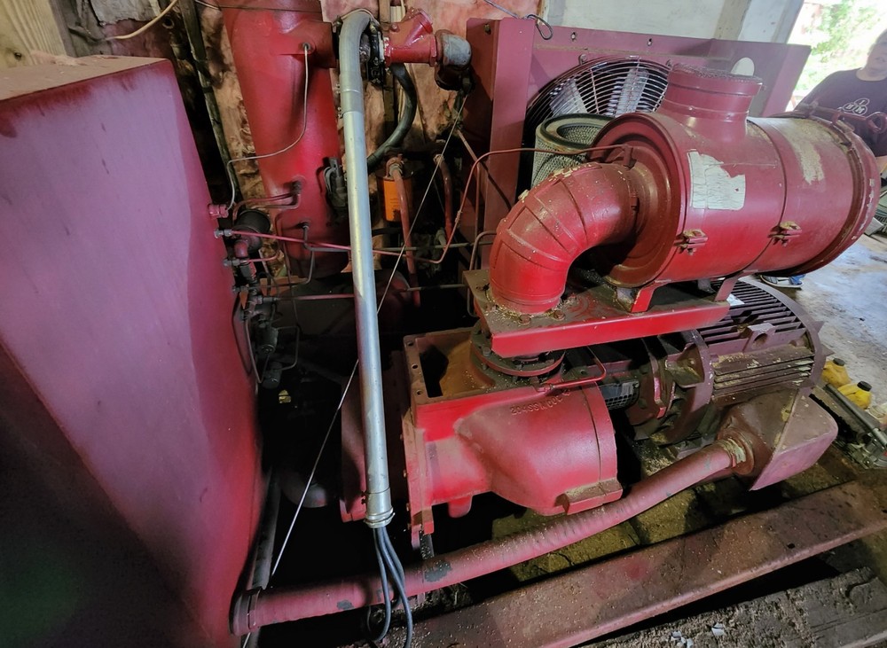 Rotary screw air compressor