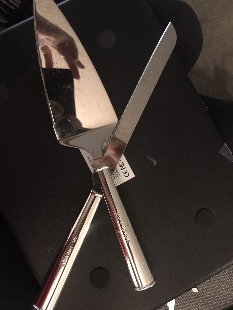 Kate Spade wedding cake cutting set