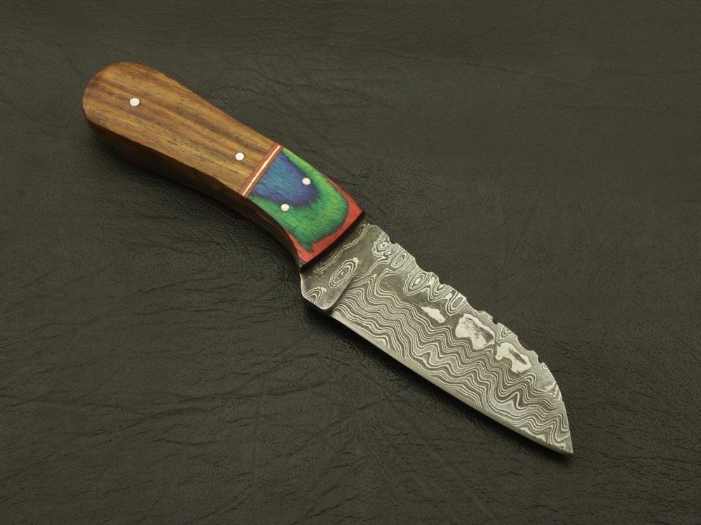 Custom Hand Forged Damascus Skinner Knife with Beautiful Handle & Sheath