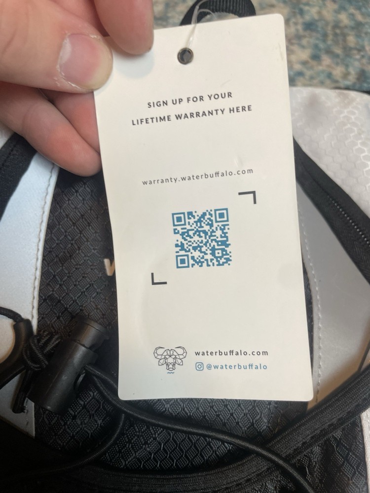 NWT Water Buffalo Road Runner Hydration Backpack – Lightweight with 2L Bladder