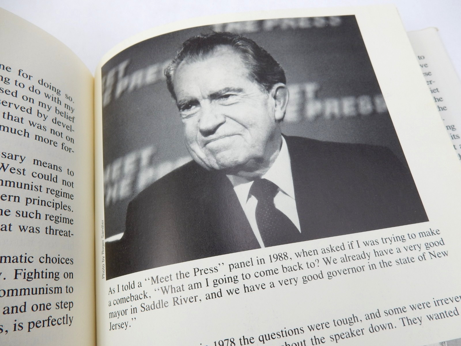 SIGNED PRESIDENT RICHARD NIXON HARDCOVER BOOK IN THE ARENA 1990 SIMON & SCHUSTER