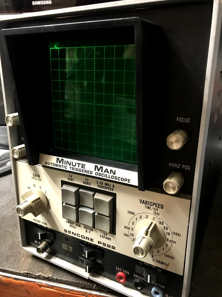 Sencore Model PS29 Minute Man Automatic Triggered Oscilloscope POWERS ON
