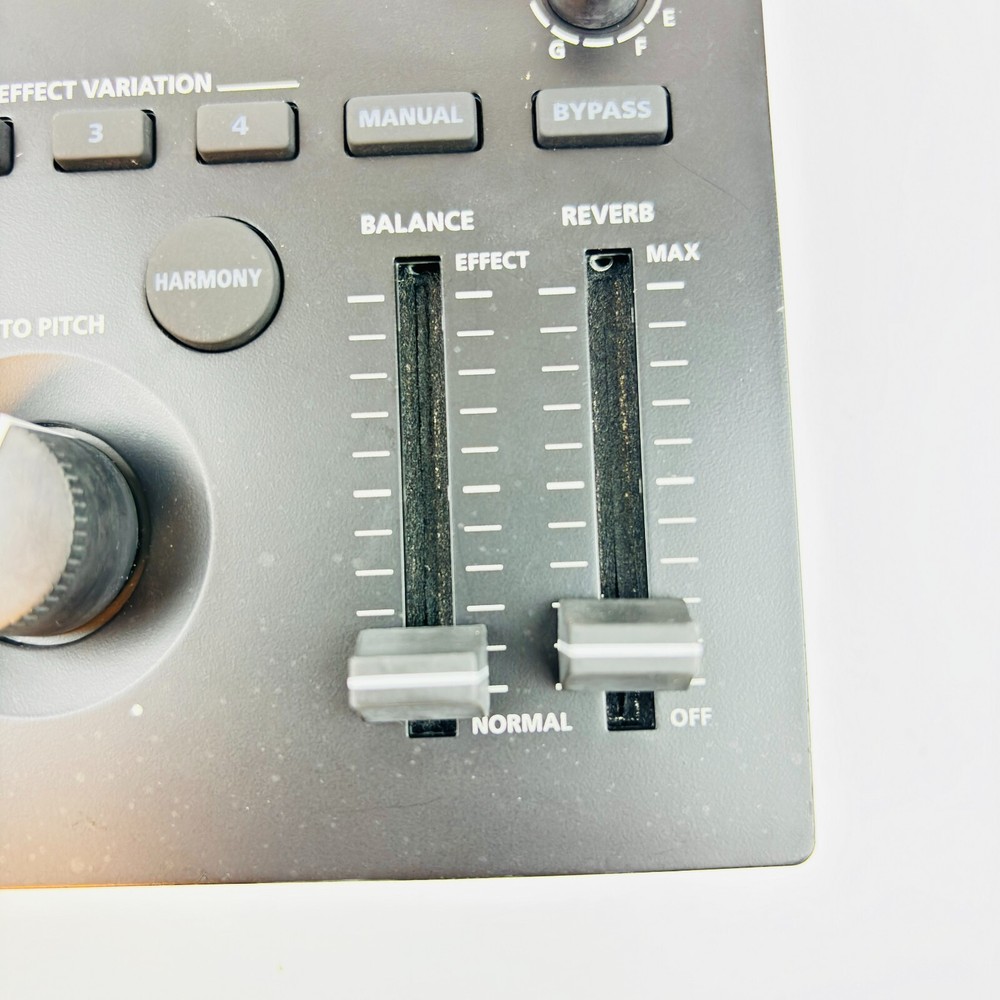 Roland VT-4 Voice Transformer Effect Processor Vocal Tabletop Voice Transformer