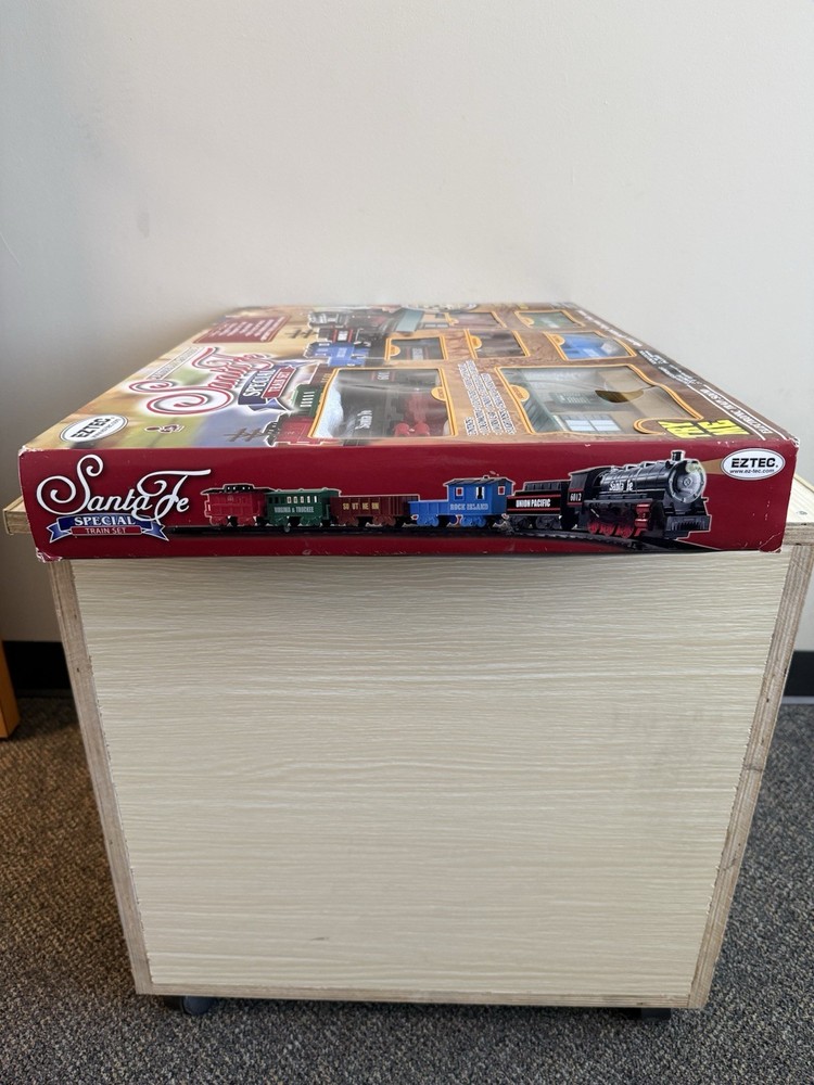 Eztec Santa Fe Special Train Set - 54 Pc - New In Box!