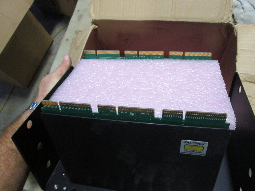 NIB Altinex VM2128ME V-Matrix Switching Matrix Engine