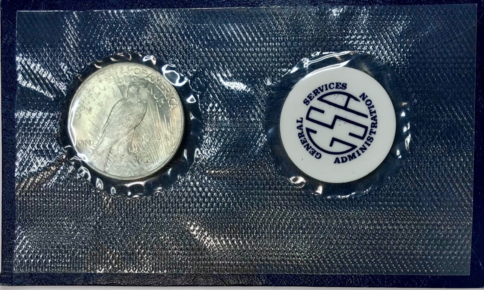 1922 Peace Silver Dollar GSA Soft-Pak Lustrous Uncirculated w/Envelope & Cards