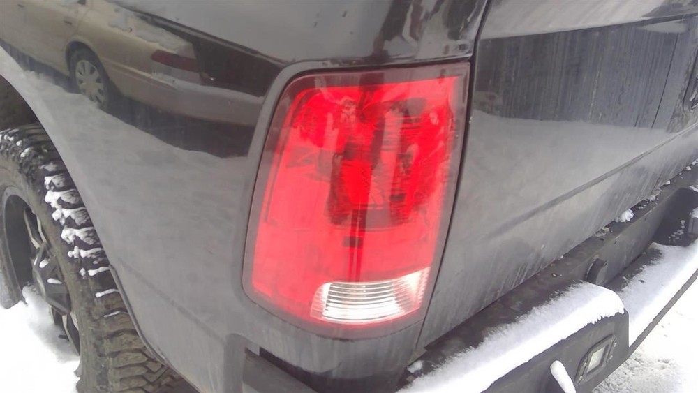 (LOCAL PICKUP ONLY) RAM1500 2015 Air Shutter 2105464