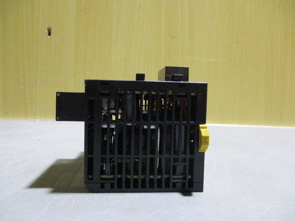 OMRON CJ1W-PD025 Power Supply Unit USED