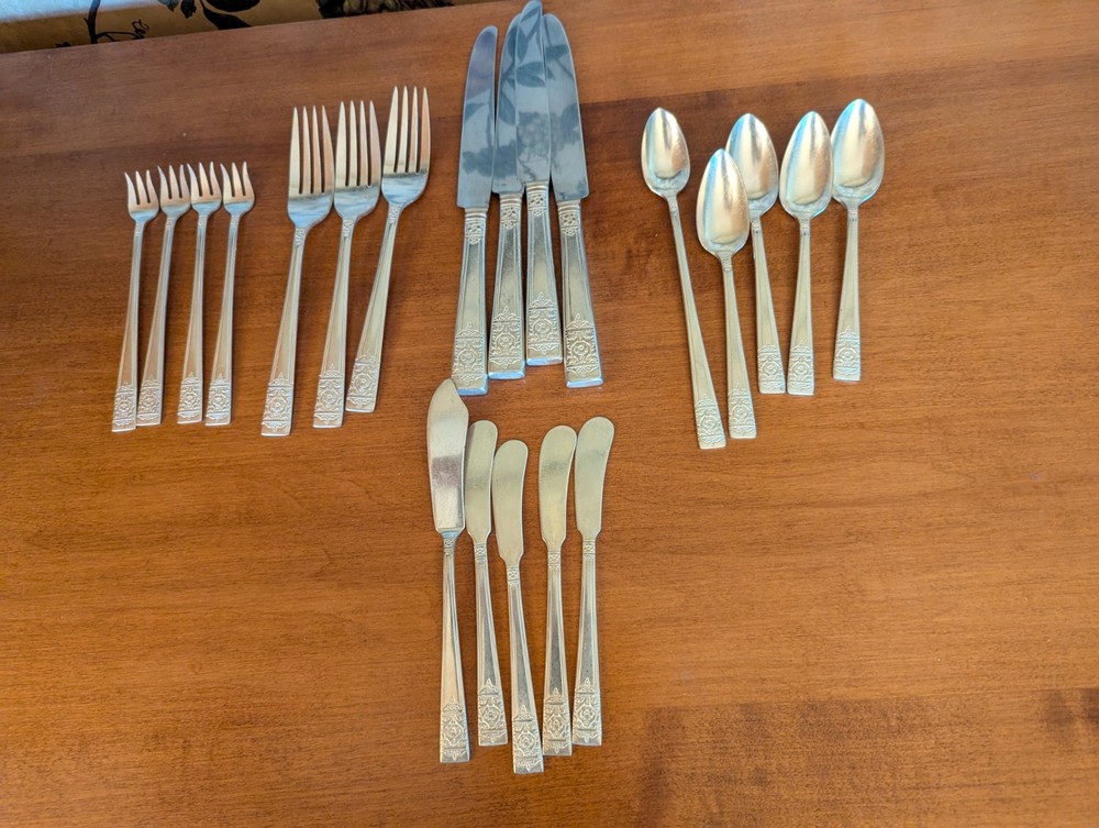 21-VINTAGE INAUGURATION NATIONAL SILVER CO. SILVERPLATE SILVERWARE