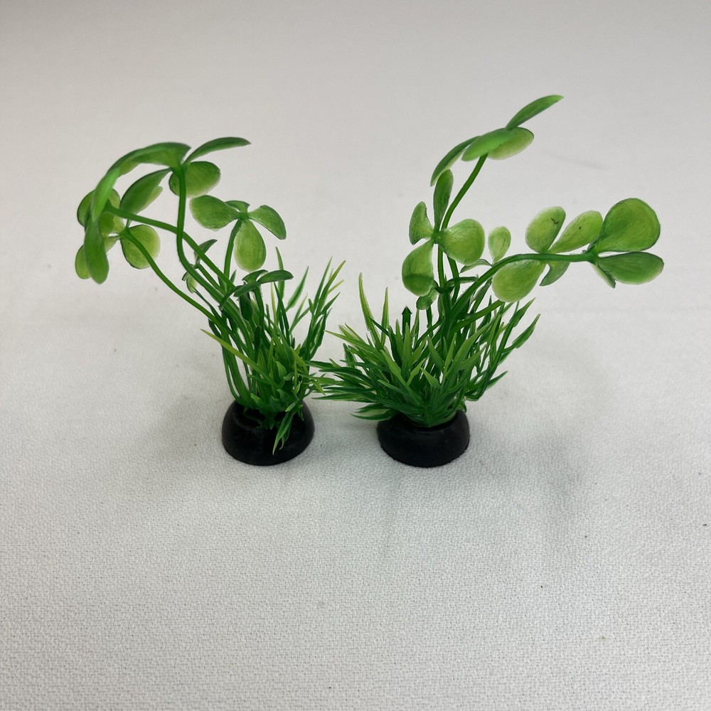 2 PC Xunyee Plastic Aquarium Plants