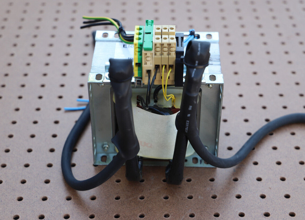 ELECTROMAGNETIC LTD Txp017 TRANSFORMER 600V/A INPUT 230V OUTPUT 4V