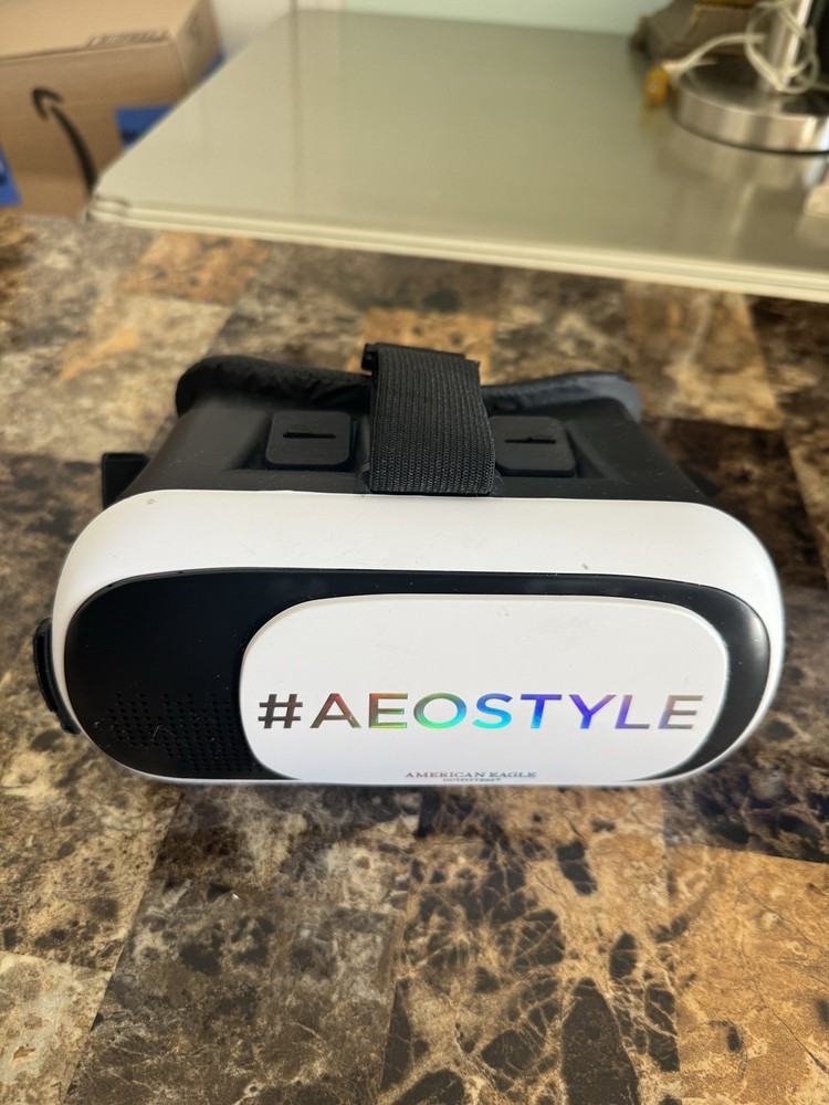 American Eagle Outfitters Mobile Phone Virtual Reality Headset