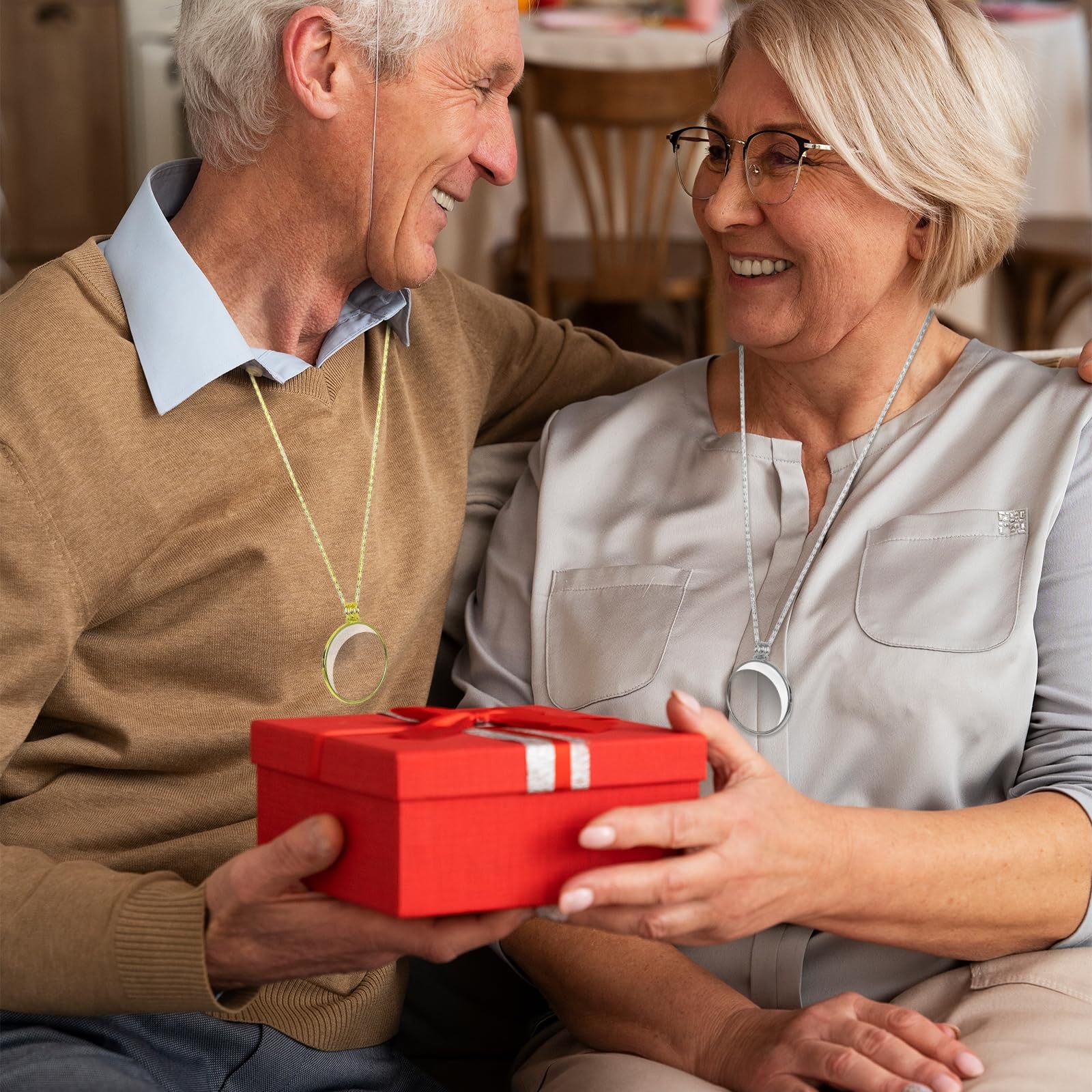 2 Colors 5X Magnifier Monocle Lens Necklace Magnifying Glass loupe on Chain V...