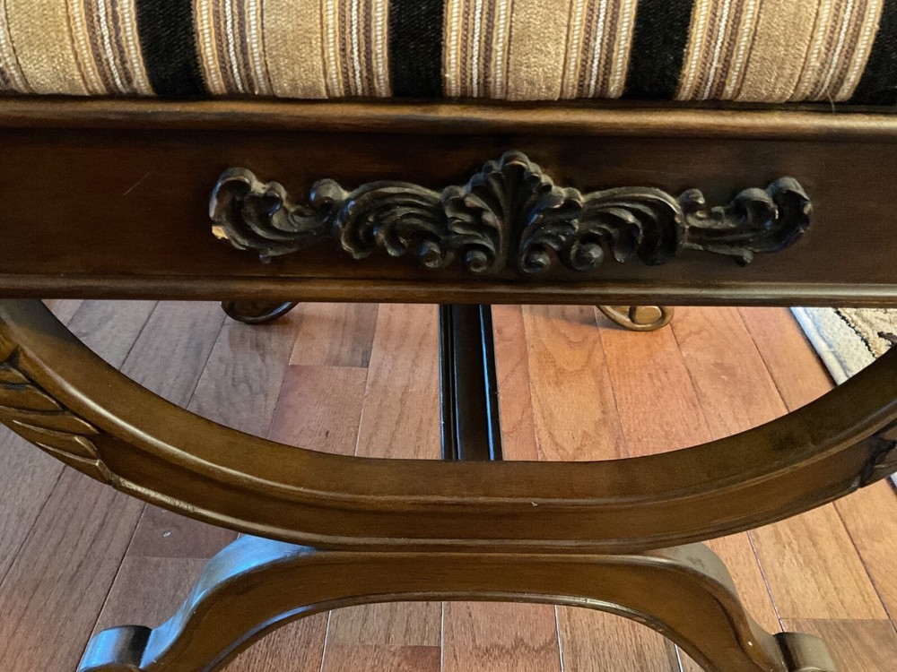 VTG Regency Style Carved Upholstered Bench Entryway Bench